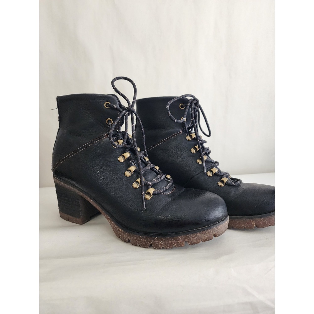 Korks Erica Black Lace-Up Combat Boots Lug Sole Block Heel Women's 7.5M